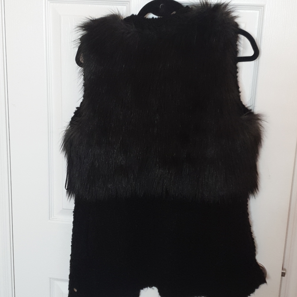 GUESS faux fur vest - Picture 2 of 5